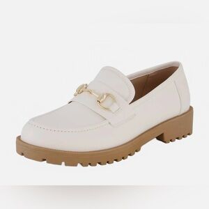 Cushionaire Romeo Chunky Horsebit Loafer In Cream size 9W